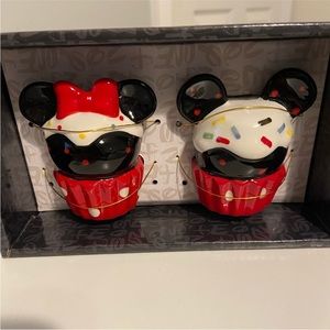 Disney‎ cupcake salt and pepper shakers